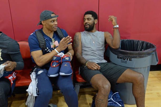 马内：萨拉赫是那种一看到球门就谁也不看的人，这是他的天性（马内：萨拉赫见门就不看人，天性使然）