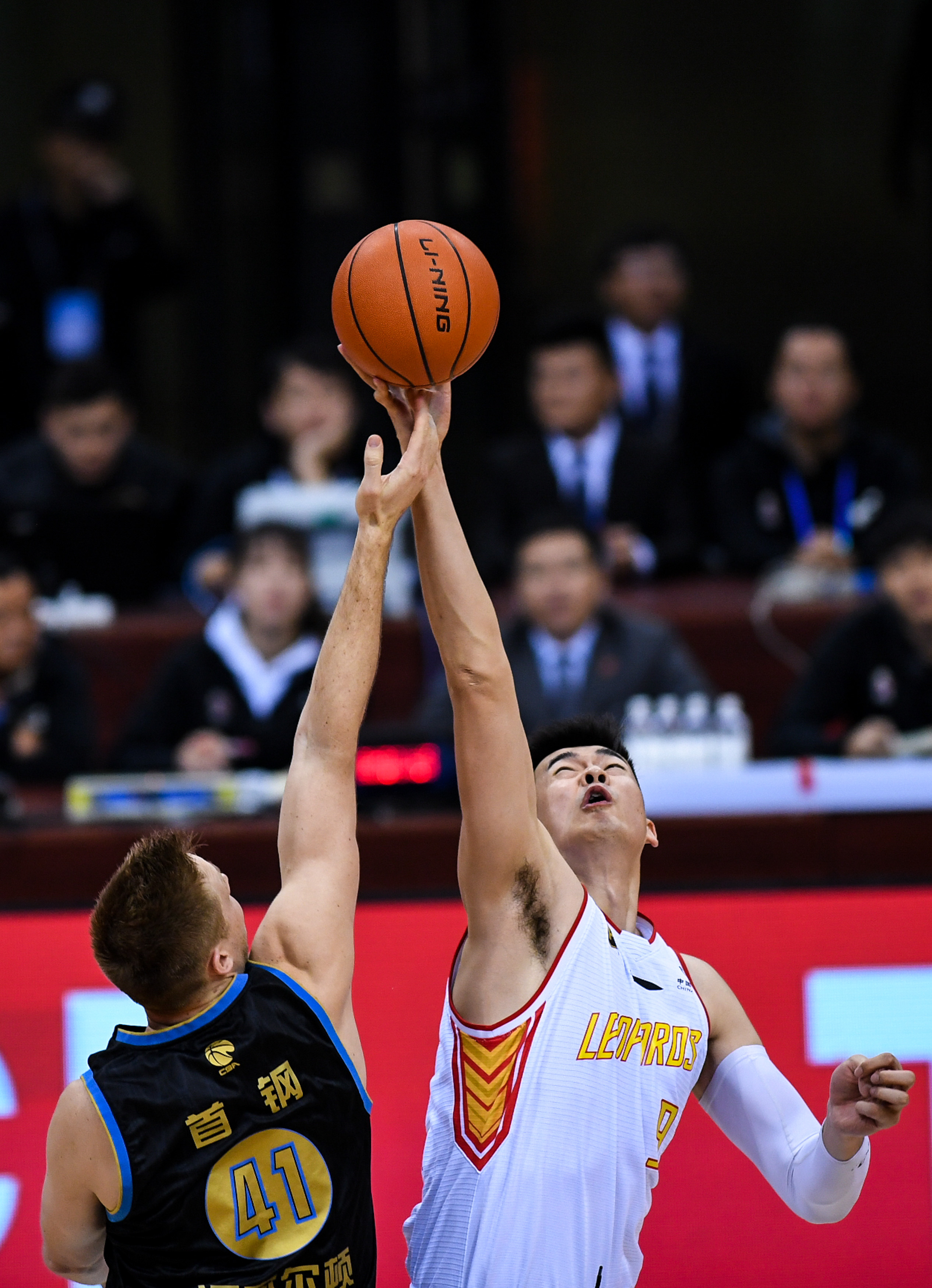 意媒：邓弗里斯的经纪人已换为巴拉特，为转会英超豪门做准备（意媒：邓弗里斯已更换经纪人巴拉特，或为转投英超豪门铺路）