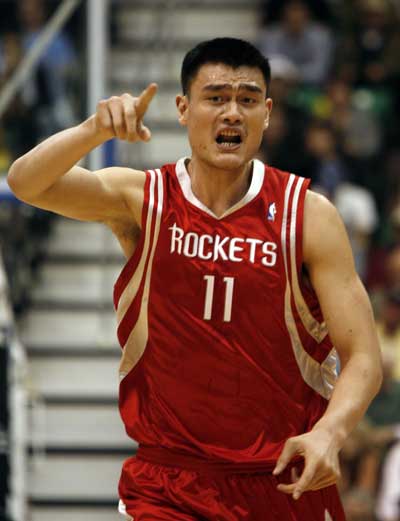 佛罗伦萨连续8场不胜，赛后哲科拿着扩音器与球迷沟通（佛罗伦萨陷入八场不胜，哲科赛后用扩音器与球迷对话）