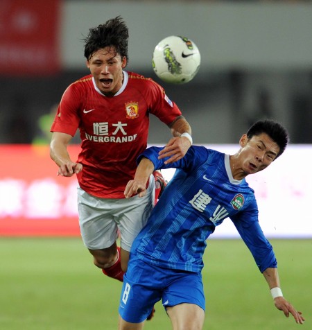 鲁媒：种种迹象表明，瓦科下赛季将继续代表泰山队征战（鲁媒：多方信号显示，瓦科下赛季仍将身披泰山战袍出战）