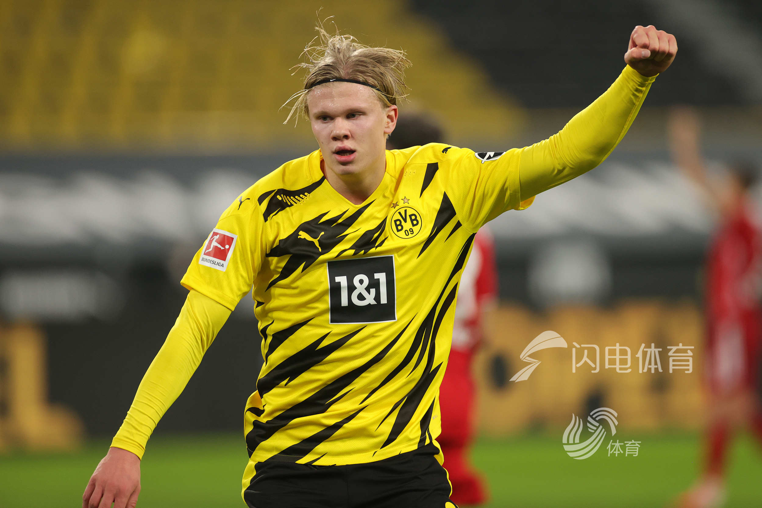 体坛记者：瓦科去留可能性相同，有西亚、东南亚球队有意签他（体坛记者：瓦科去留五五开，西亚与东南亚球队有意引进）