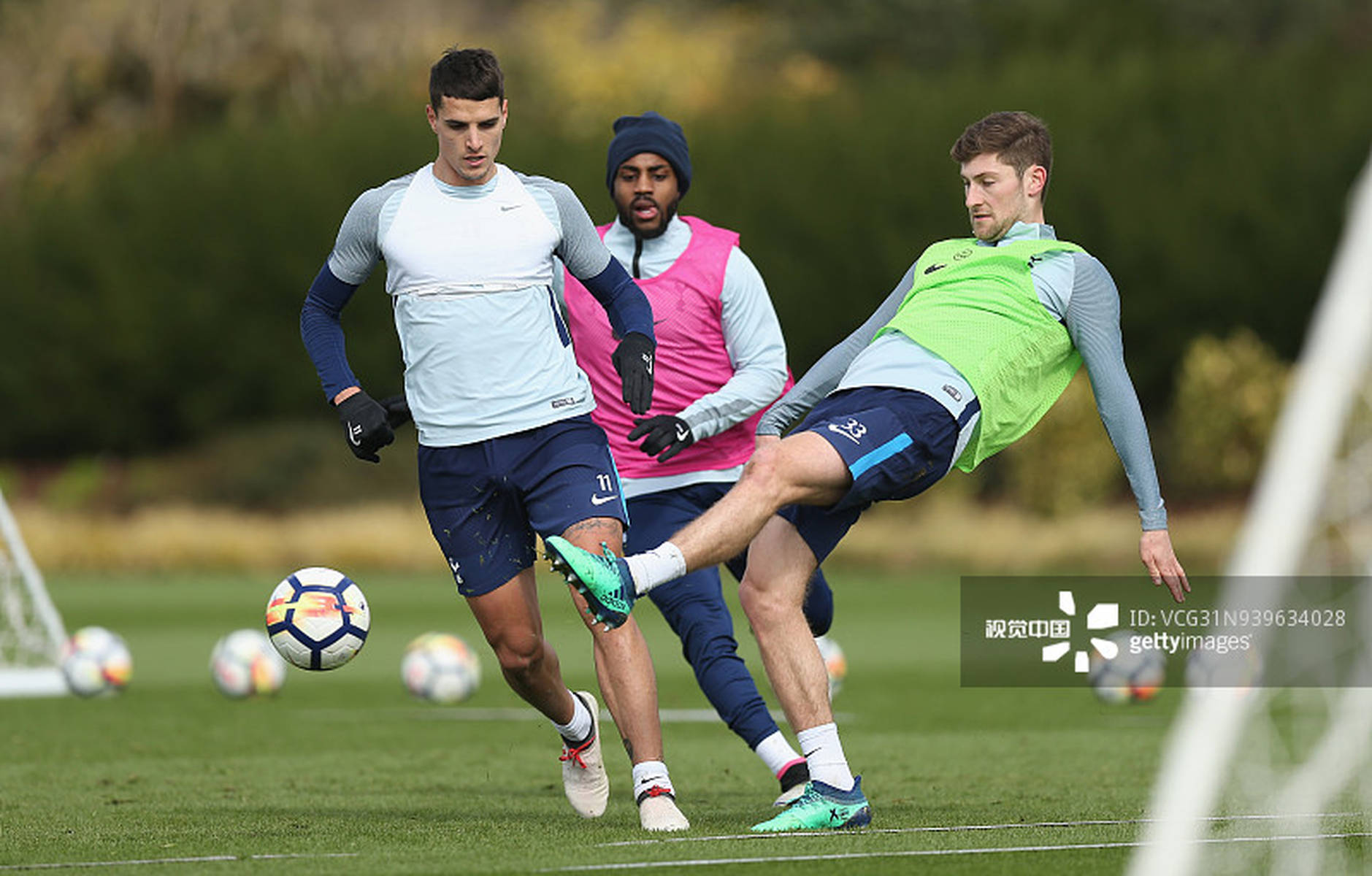 斯基拉：德罗西与热那亚签约至赛季末，若完成保级将自动续约（斯基拉：德罗西与热那亚签至本季末，保级达成将自动续约）