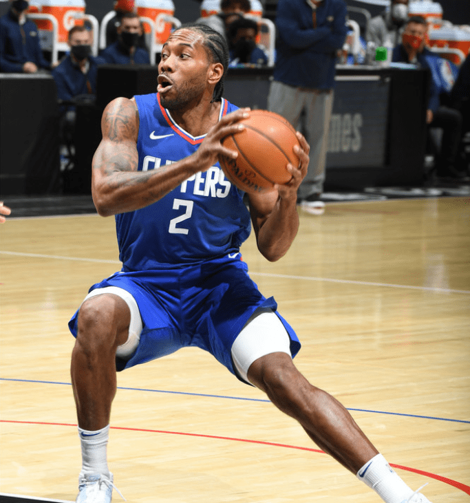 曼联明晨客战狼队，取胜可跃居第六（曼联明晨客场挑战狼队，赢球可升至第六位）