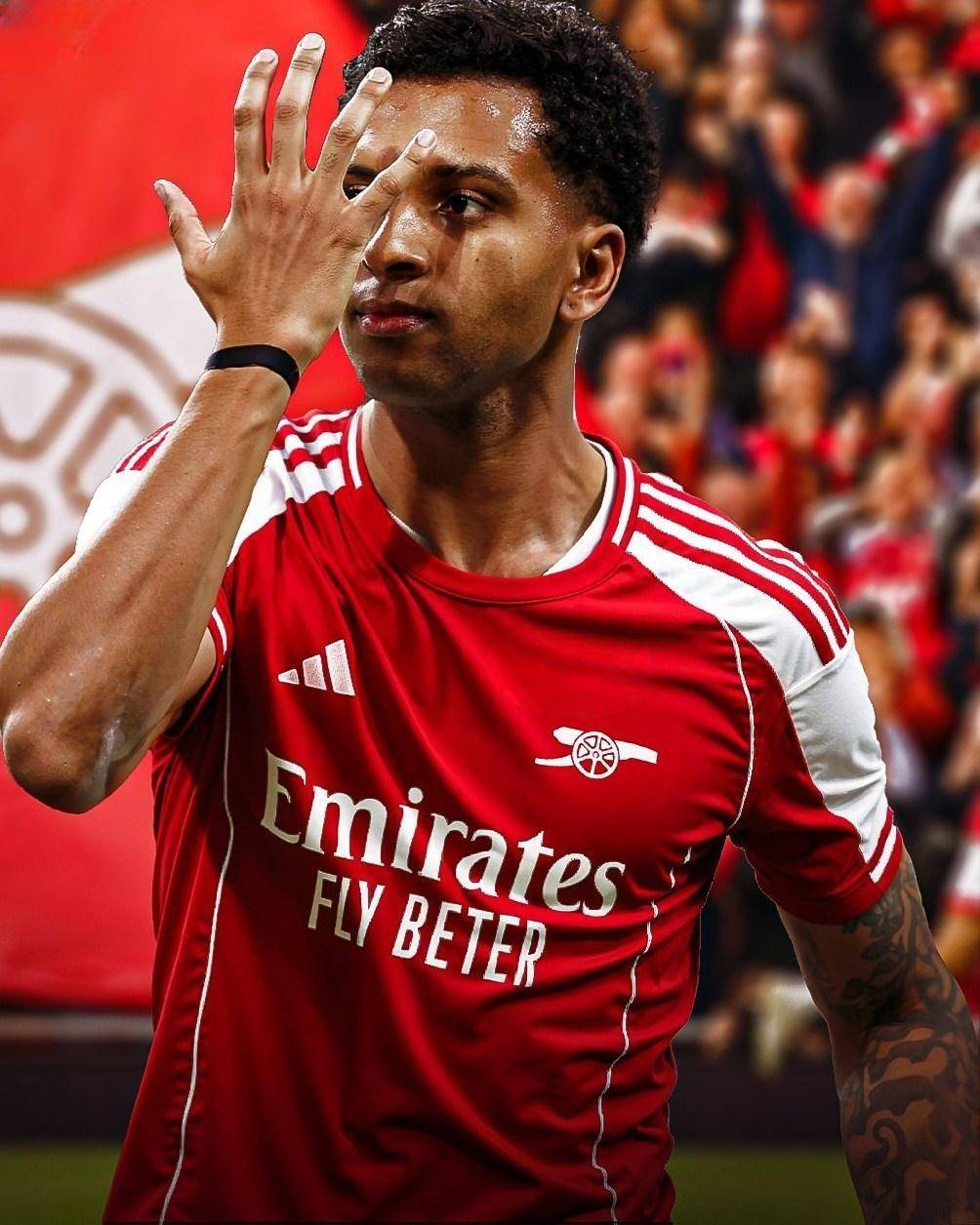 皇马这个时候放阿隆索，不就是放给利物浦的吗[do...（皇马此时放走阿隆索，不就等于拱手让给利物浦？）