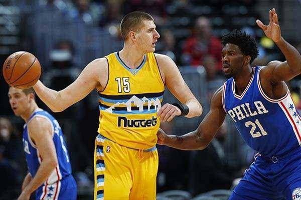 幅中年人被 幅中年人被